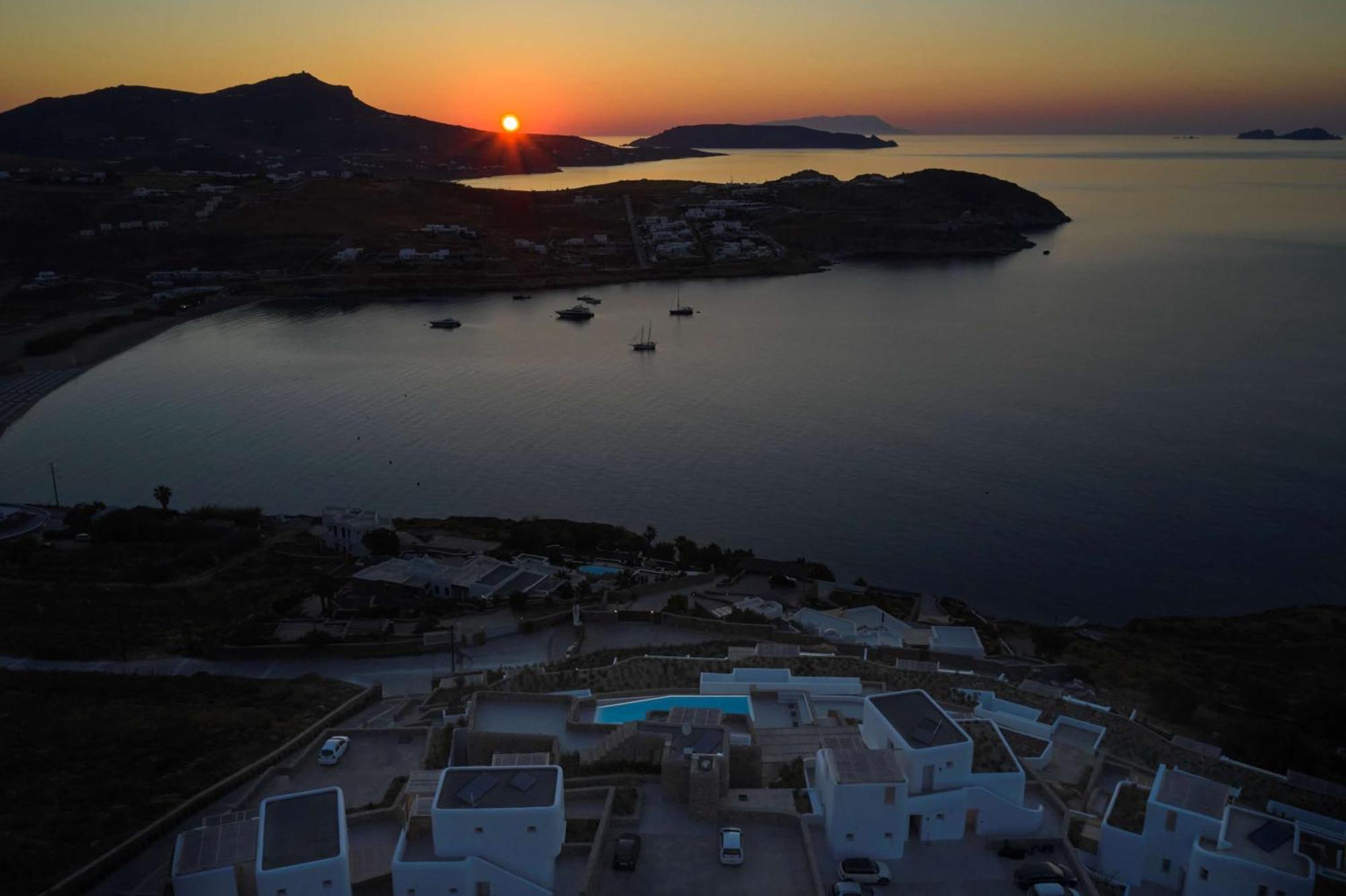 Radisson Blu Euphoria Resort, Mykonos Кало-Ливади Экстерьер фото